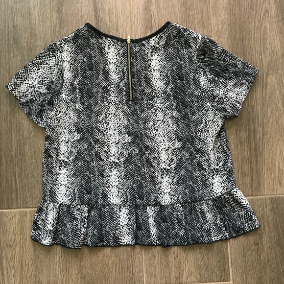 Snake print top - Picture 2 of 2